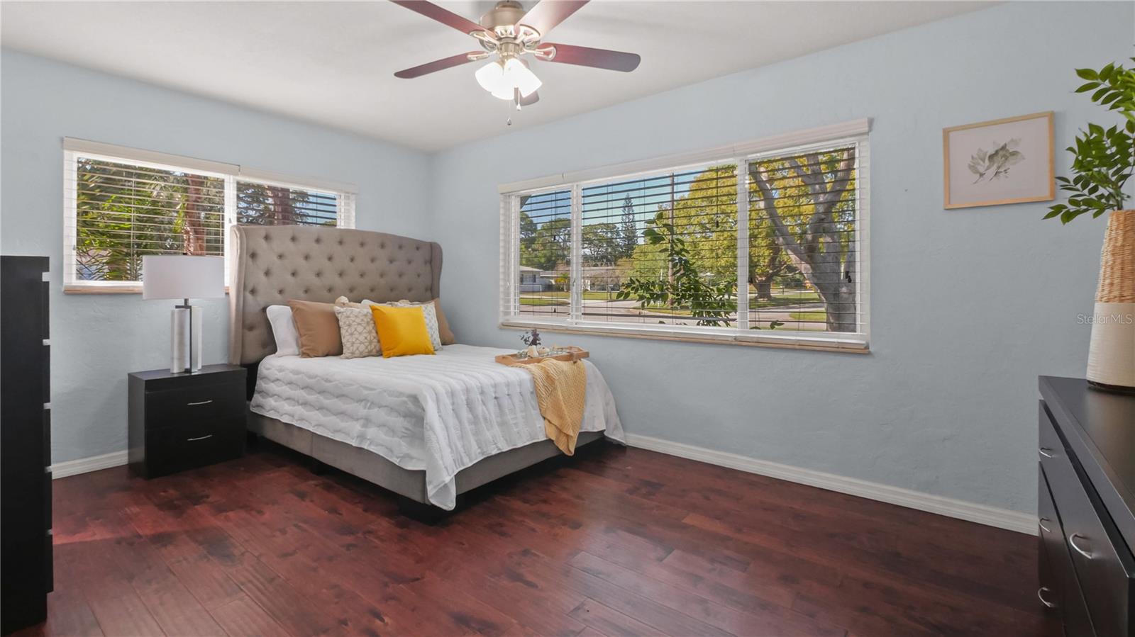 Image 15 of 38 For 5836 18th Avenue S