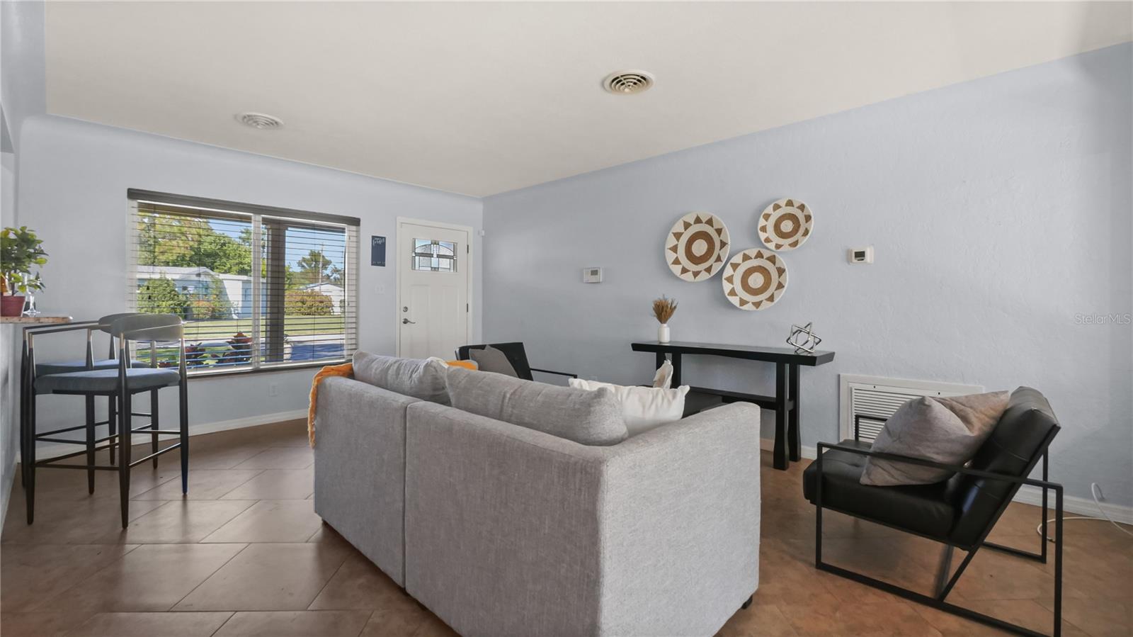 Image 5 of 38 For 5836 18th Avenue S