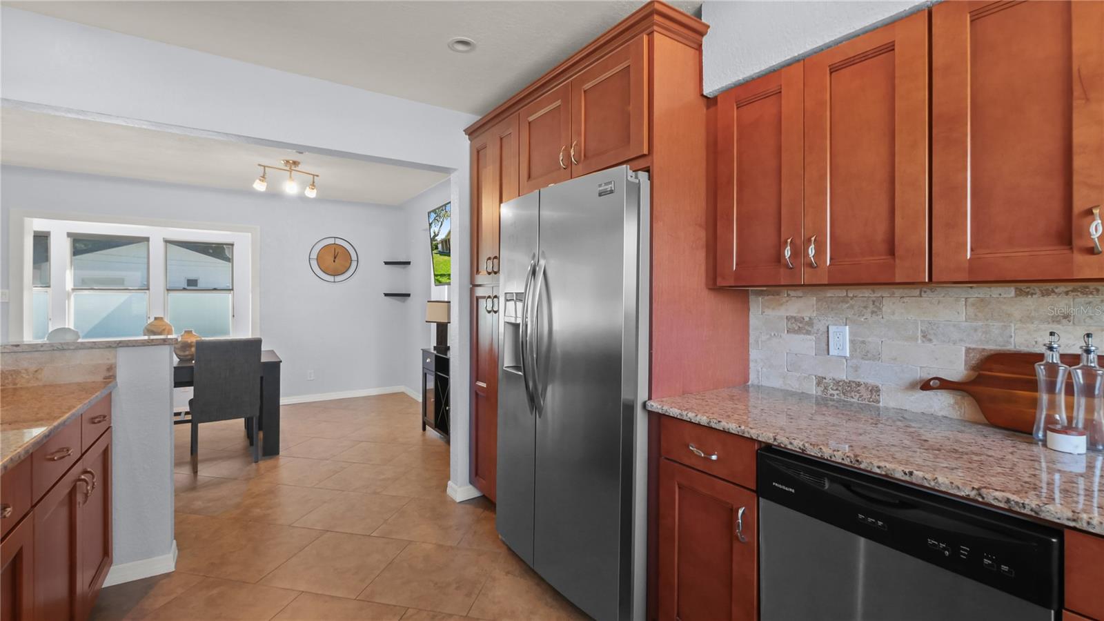 Image 8 of 38 For 5836 18th Avenue S