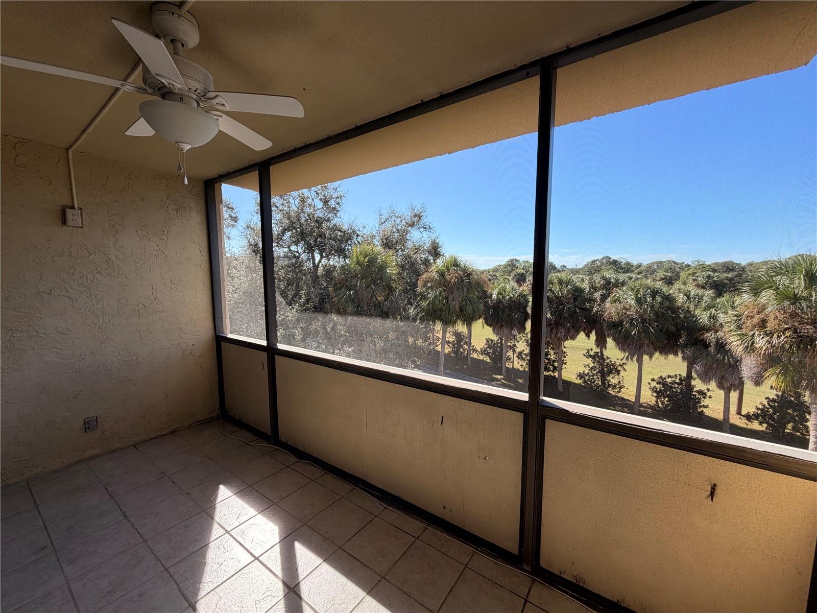 Image 11 of 35 For 2614 Cove Cay Drive 406