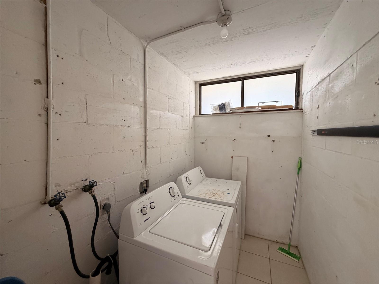 Image 21 of 35 For 2614 Cove Cay Drive 406