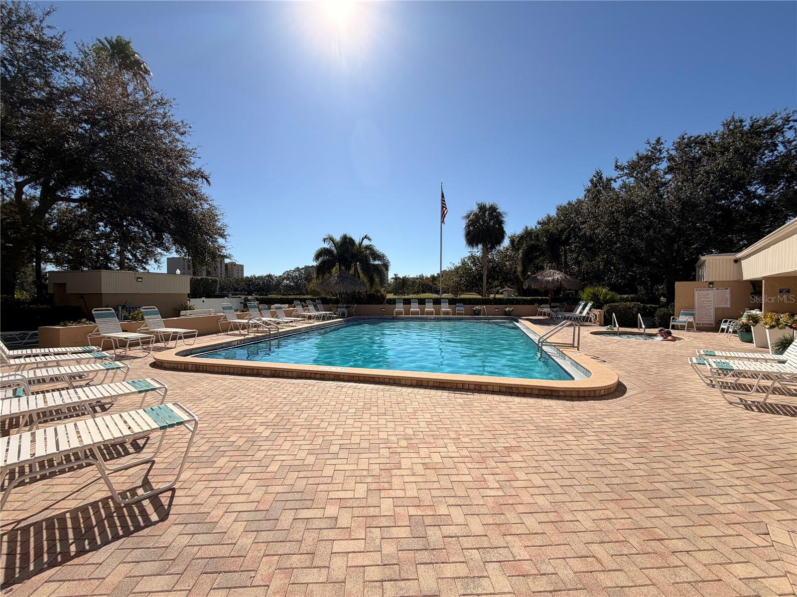 Image 22 of 35 For 2614 Cove Cay Drive 406