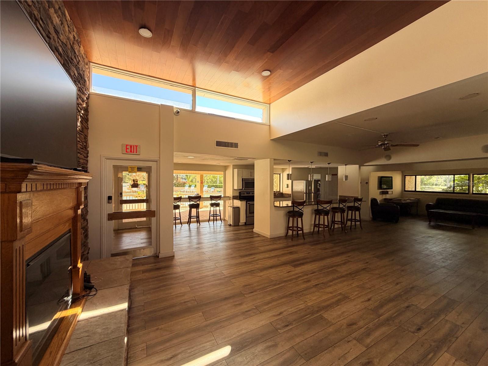 Image 23 of 35 For 2614 Cove Cay Drive 406