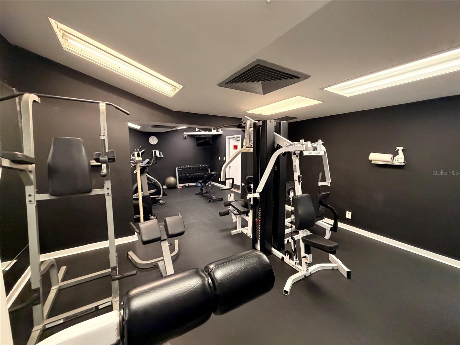 Image 25 of 35 For 2614 Cove Cay Drive 406