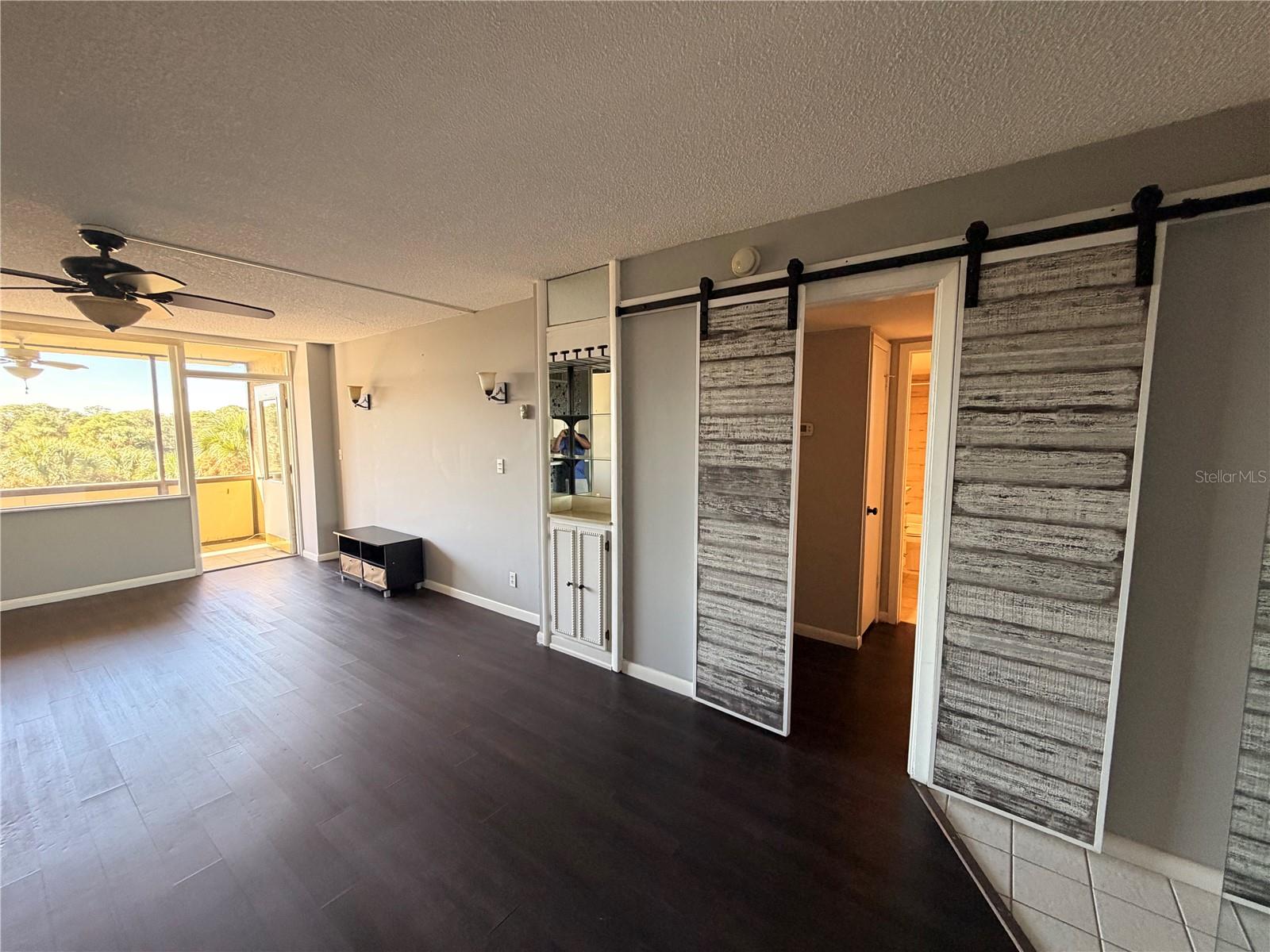 Image 8 of 35 For 2614 Cove Cay Drive 406