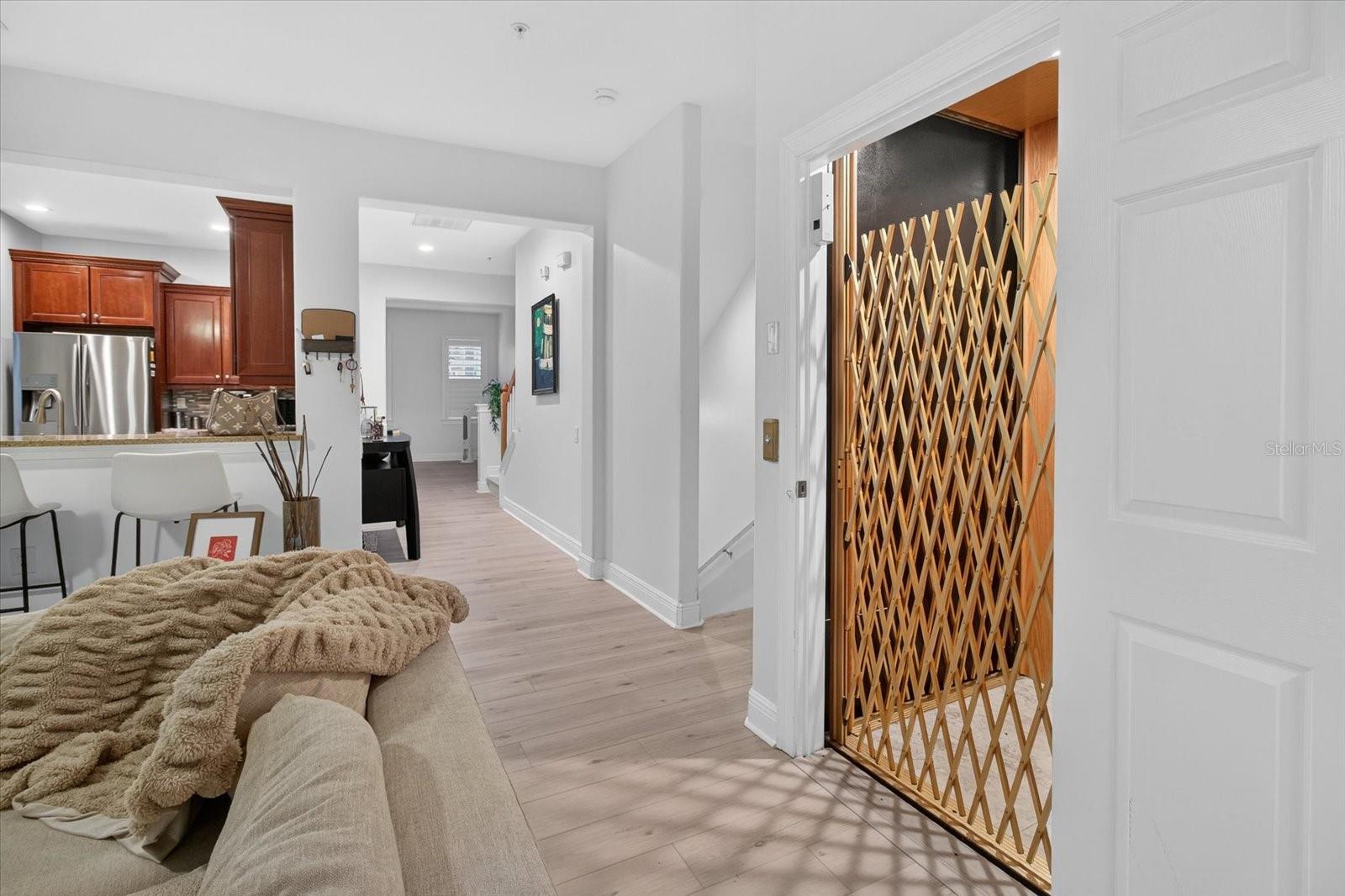 Image 14 of 44 For 6222 Anhinga Place