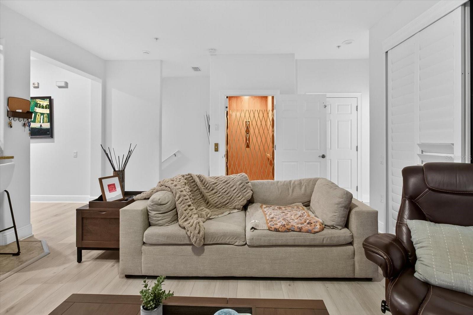 Image 8 of 44 For 6222 Anhinga Place