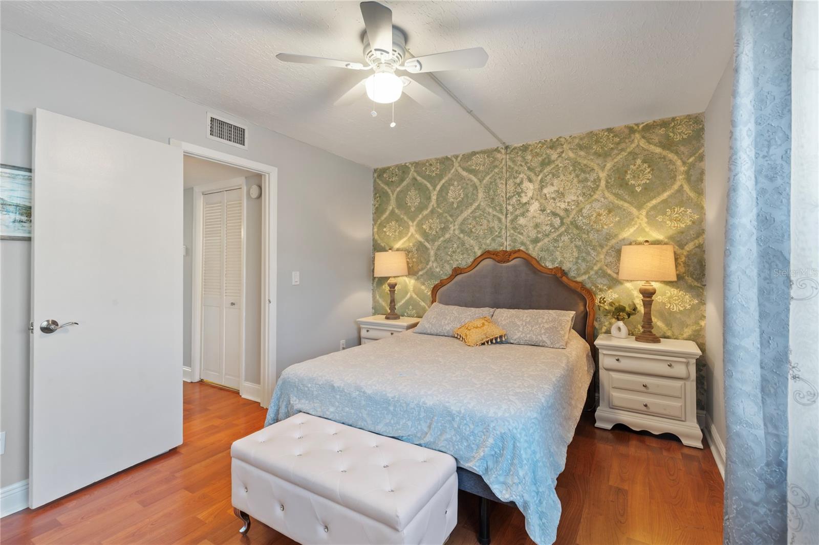 Image 14 of 32 For 4611 North B Street 238