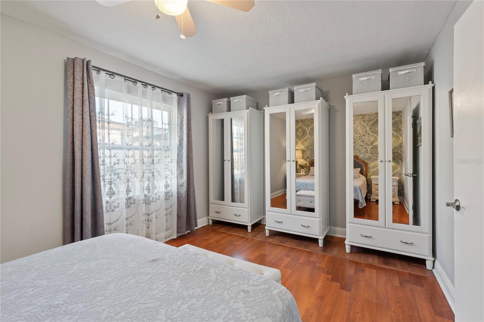 Image 15 of 32 For 4611 North B Street 238