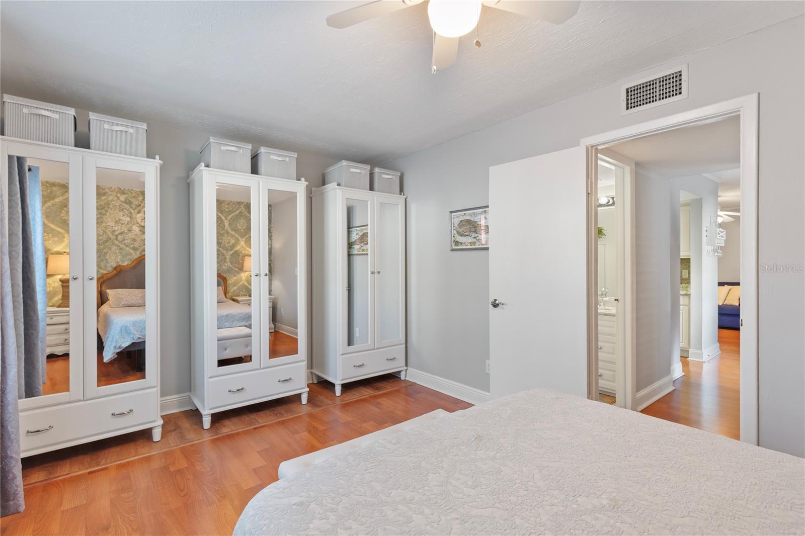 Image 16 of 32 For 4611 North B Street 238