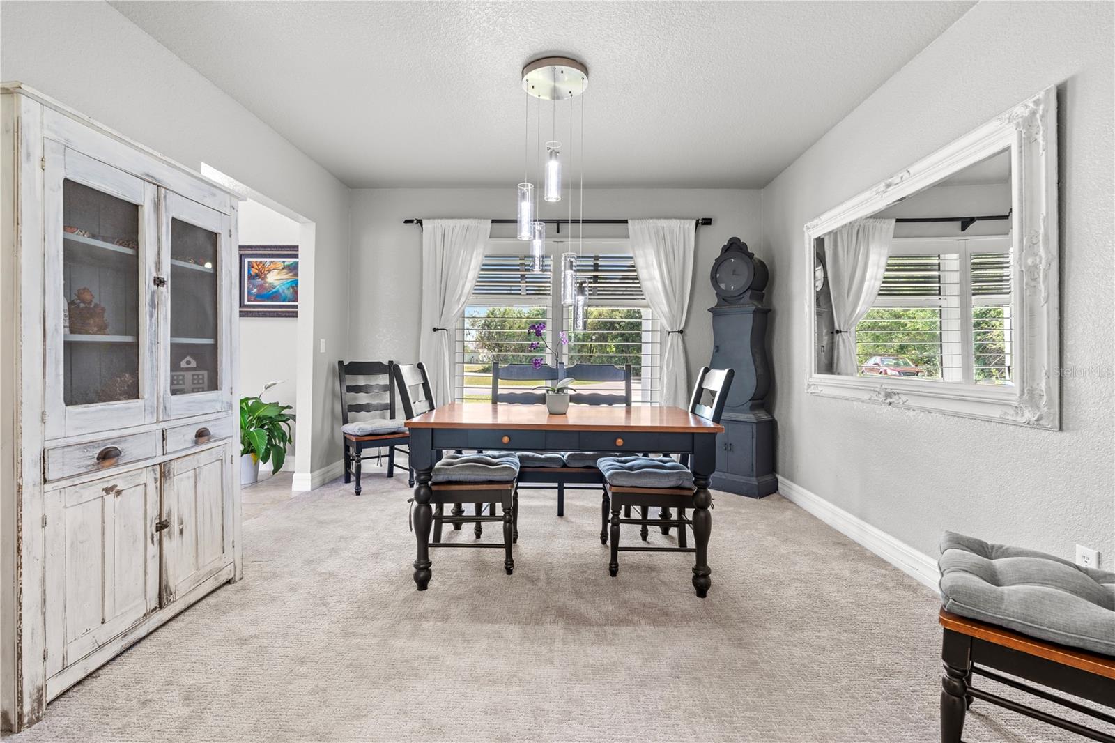 Image 11 of 55 For 384 Viedma Street