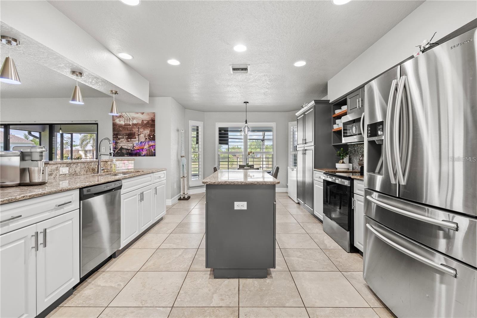 Image 12 of 55 For 384 Viedma Street