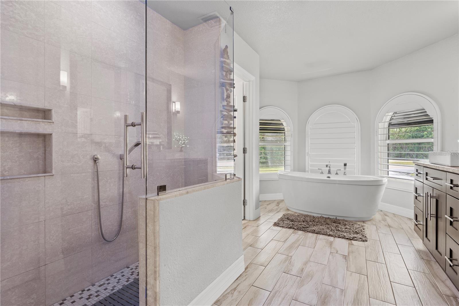 Image 26 of 55 For 384 Viedma Street