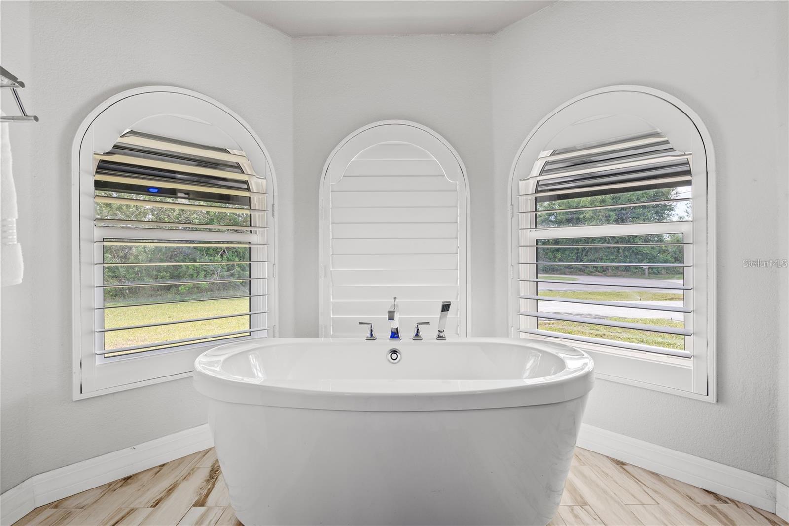 Image 27 of 55 For 384 Viedma Street