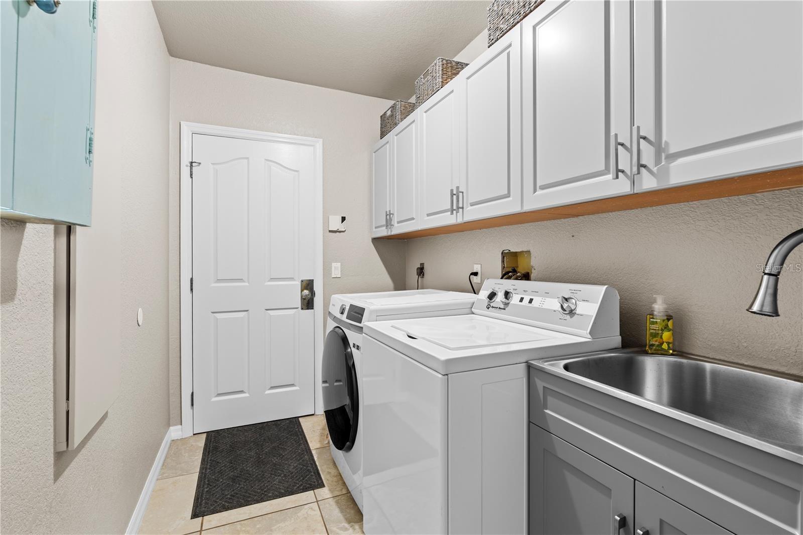 Image 49 of 55 For 384 Viedma Street