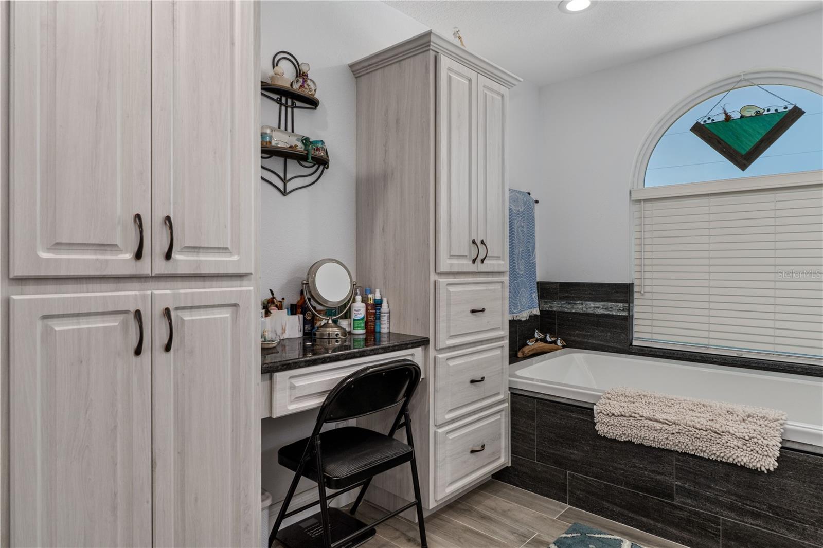 Image 31 of 50 For 4128 Camelia Drive