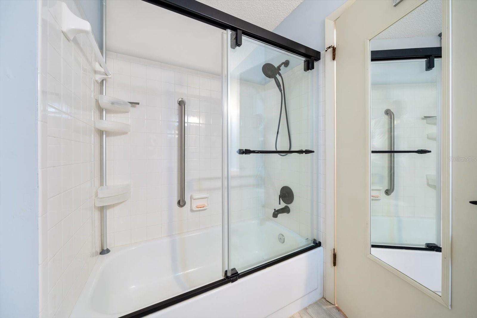 Image 21 of 33 For 6188 80th Street N 210