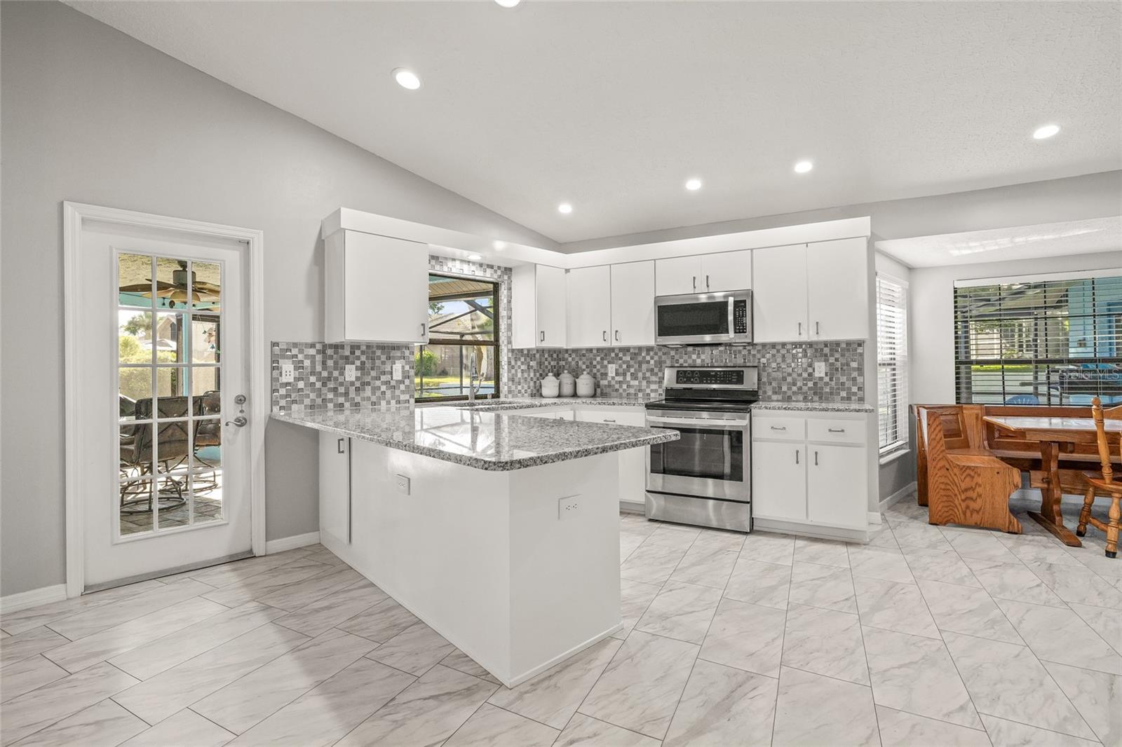 Image 11 of 46 For 1285 Henry Avenue