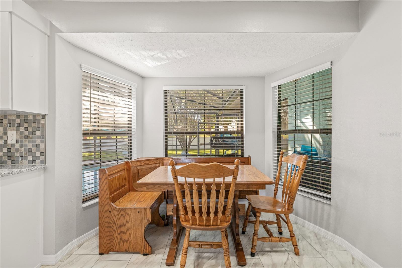 Image 12 of 46 For 1285 Henry Avenue