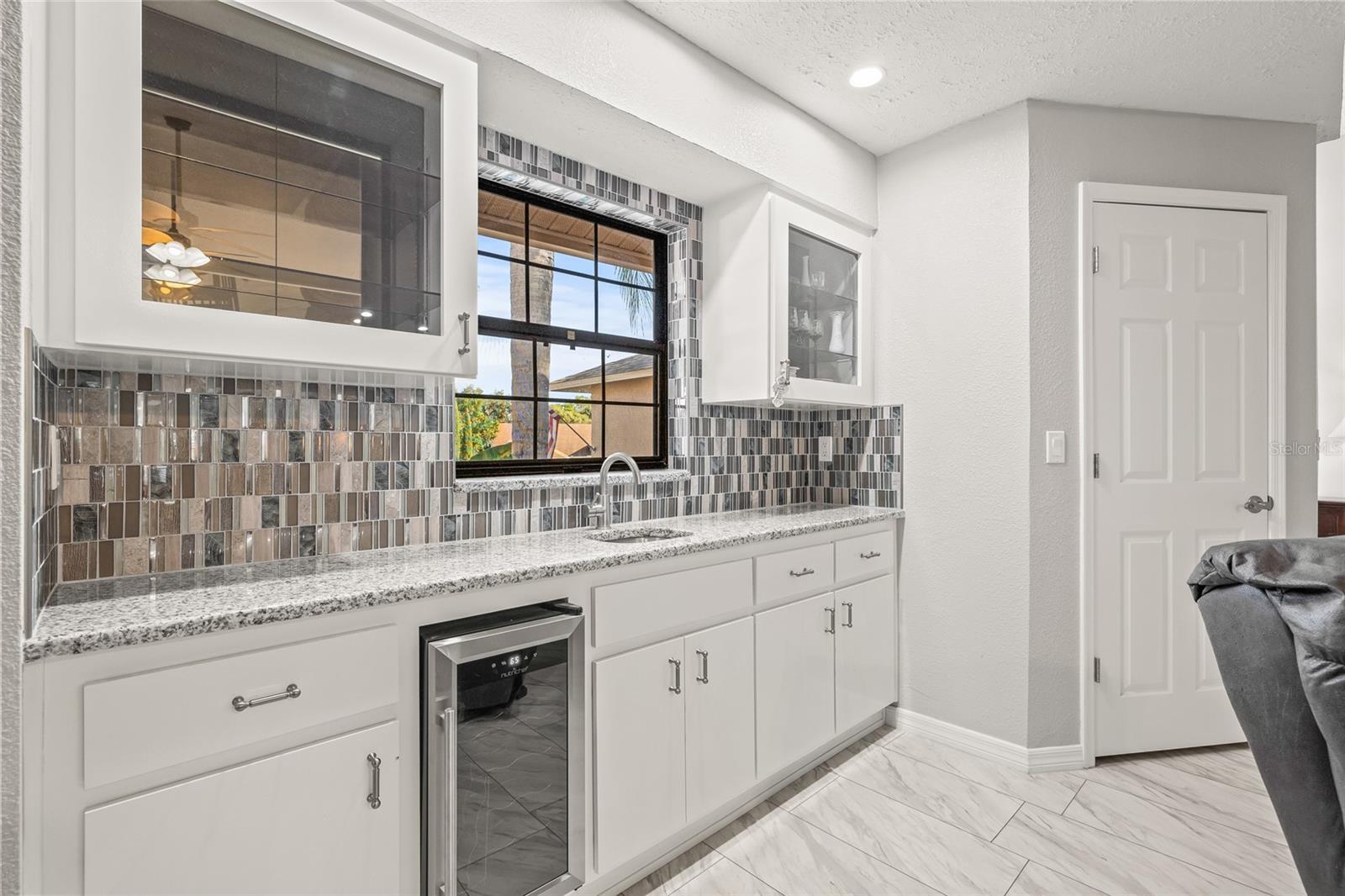 Image 18 of 46 For 1285 Henry Avenue