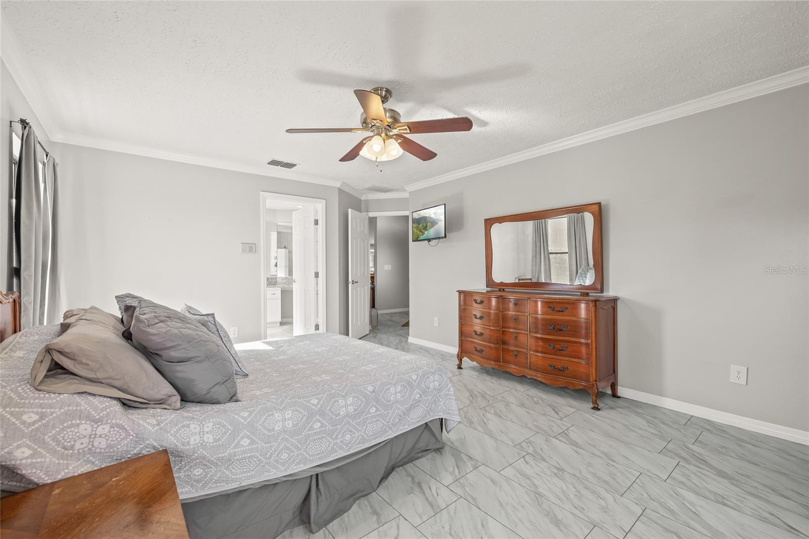 Image 25 of 46 For 1285 Henry Avenue