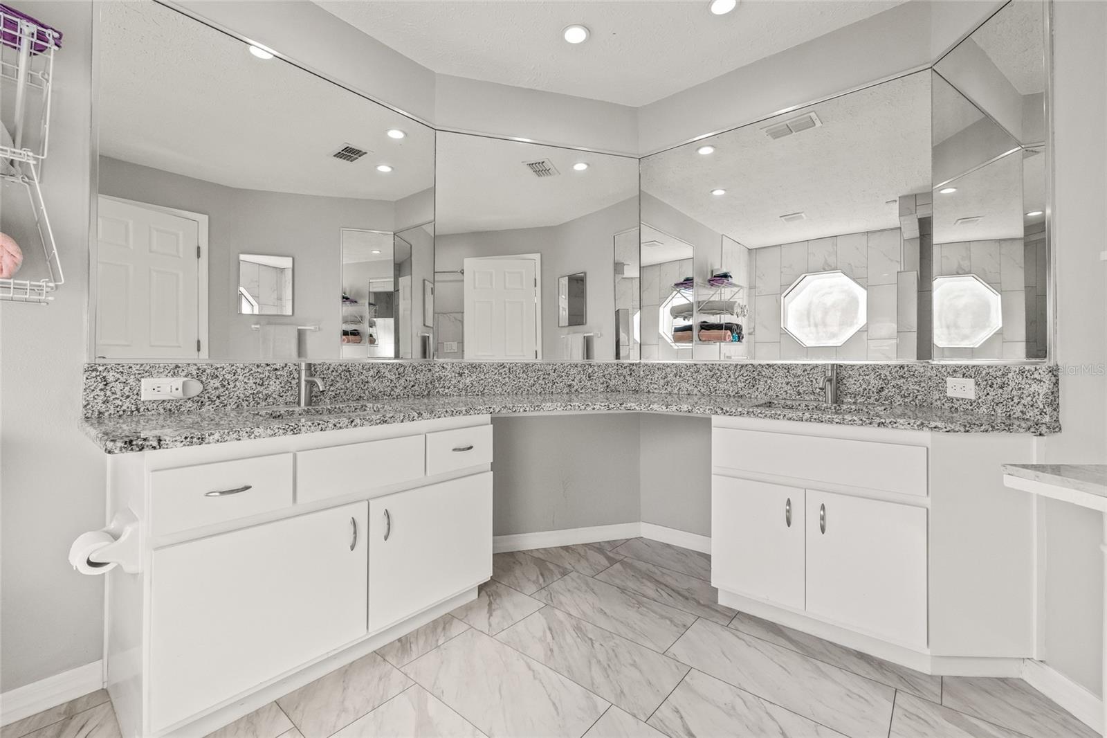 Image 27 of 46 For 1285 Henry Avenue