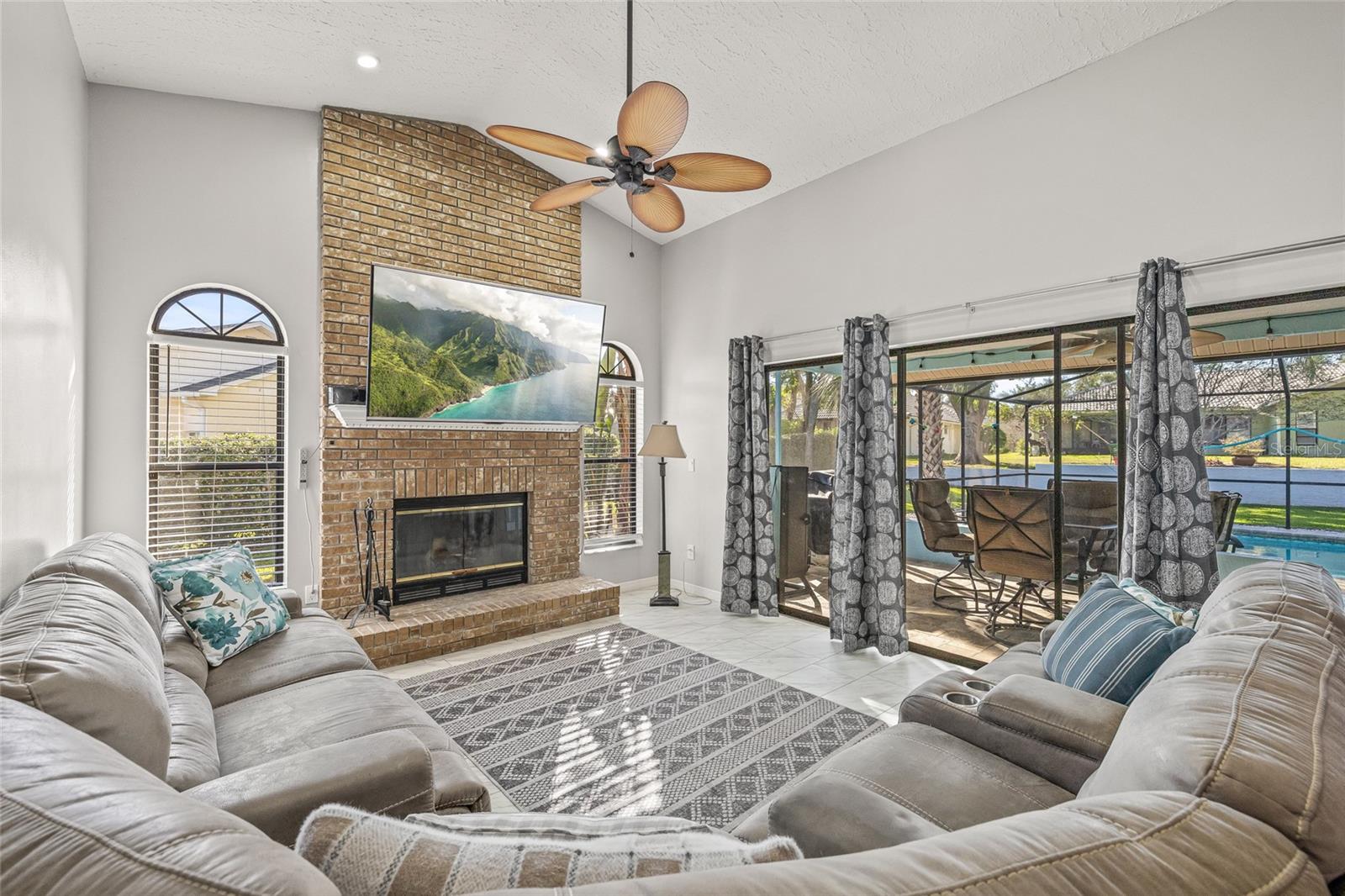 Image 5 of 46 For 1285 Henry Avenue