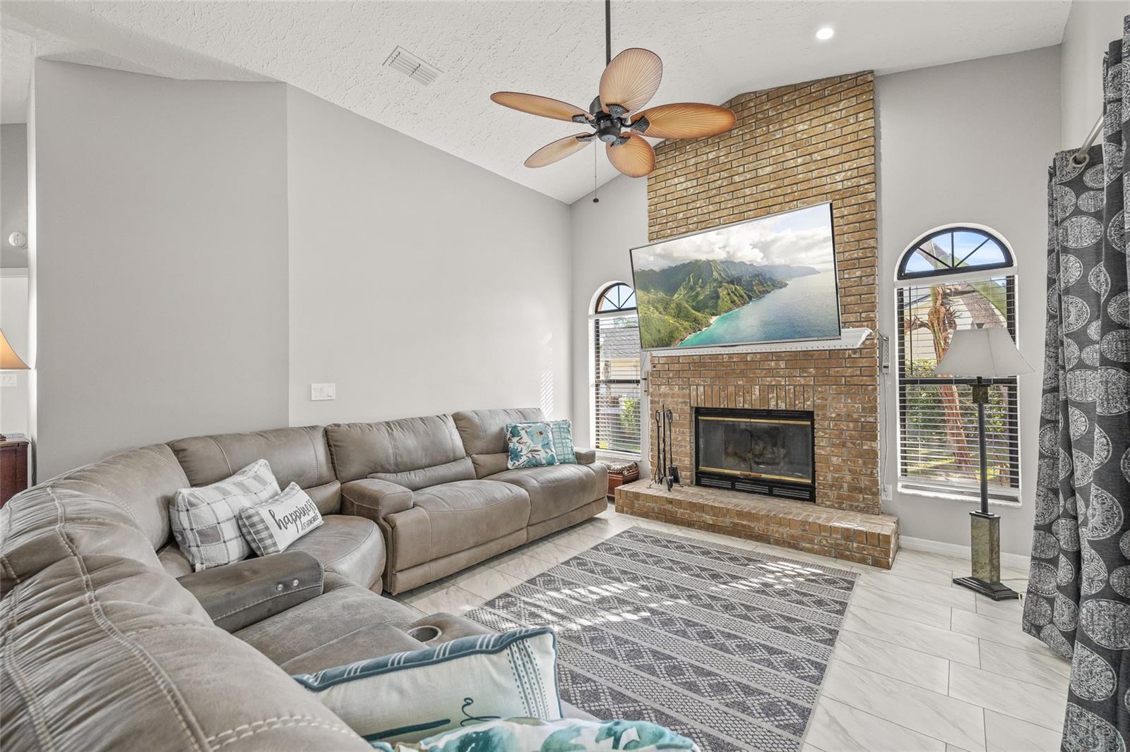 Image 6 of 46 For 1285 Henry Avenue