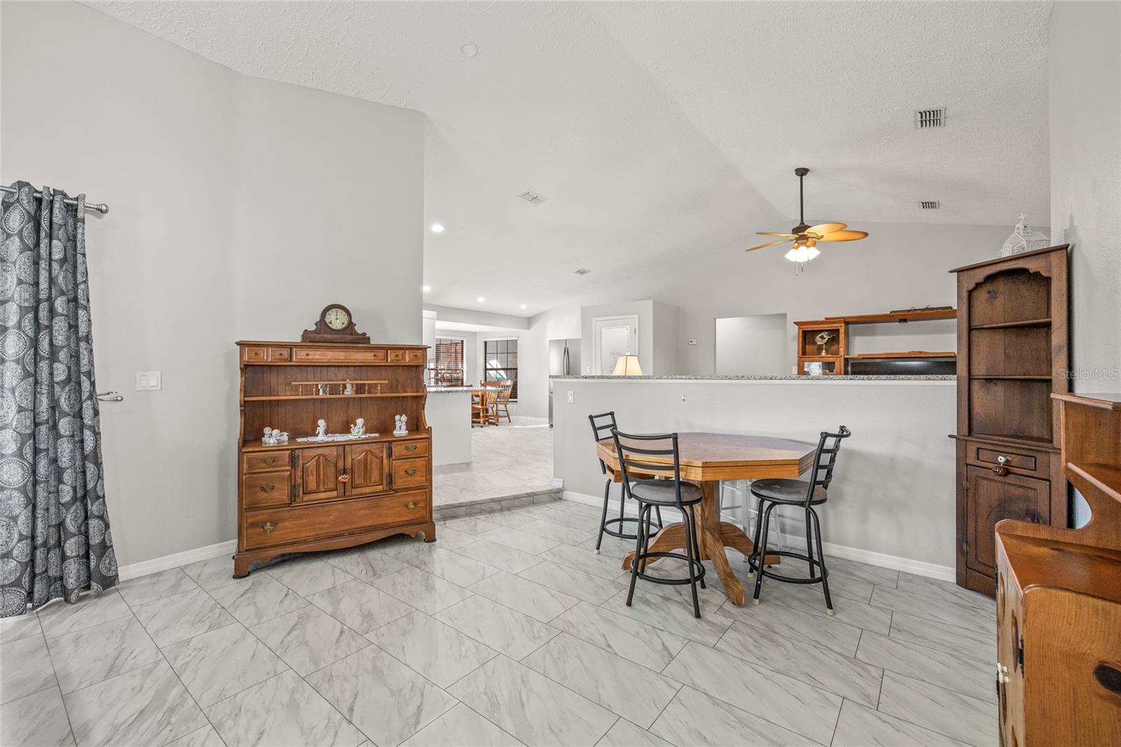 Image 9 of 46 For 1285 Henry Avenue