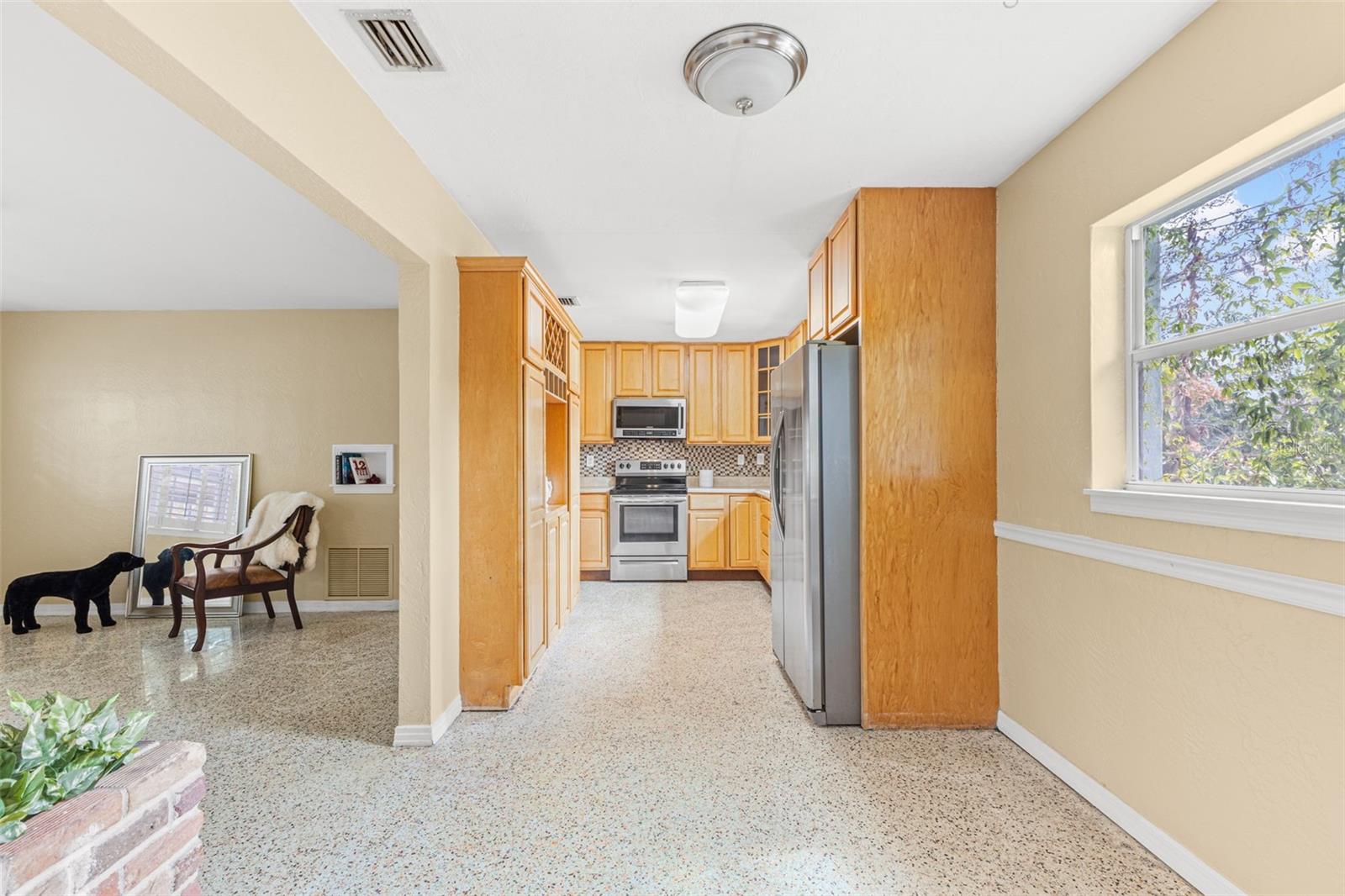 Listing photo id 13 for 317 Brentwood Drive