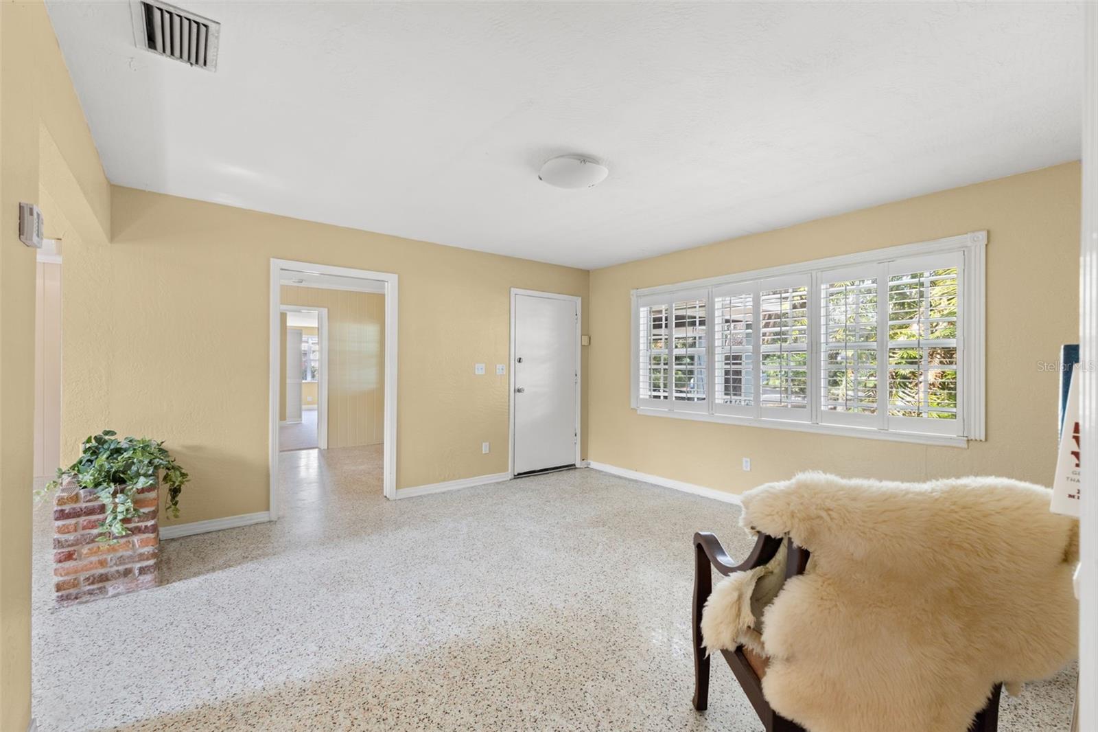 Listing photo id 16 for 317 Brentwood Drive