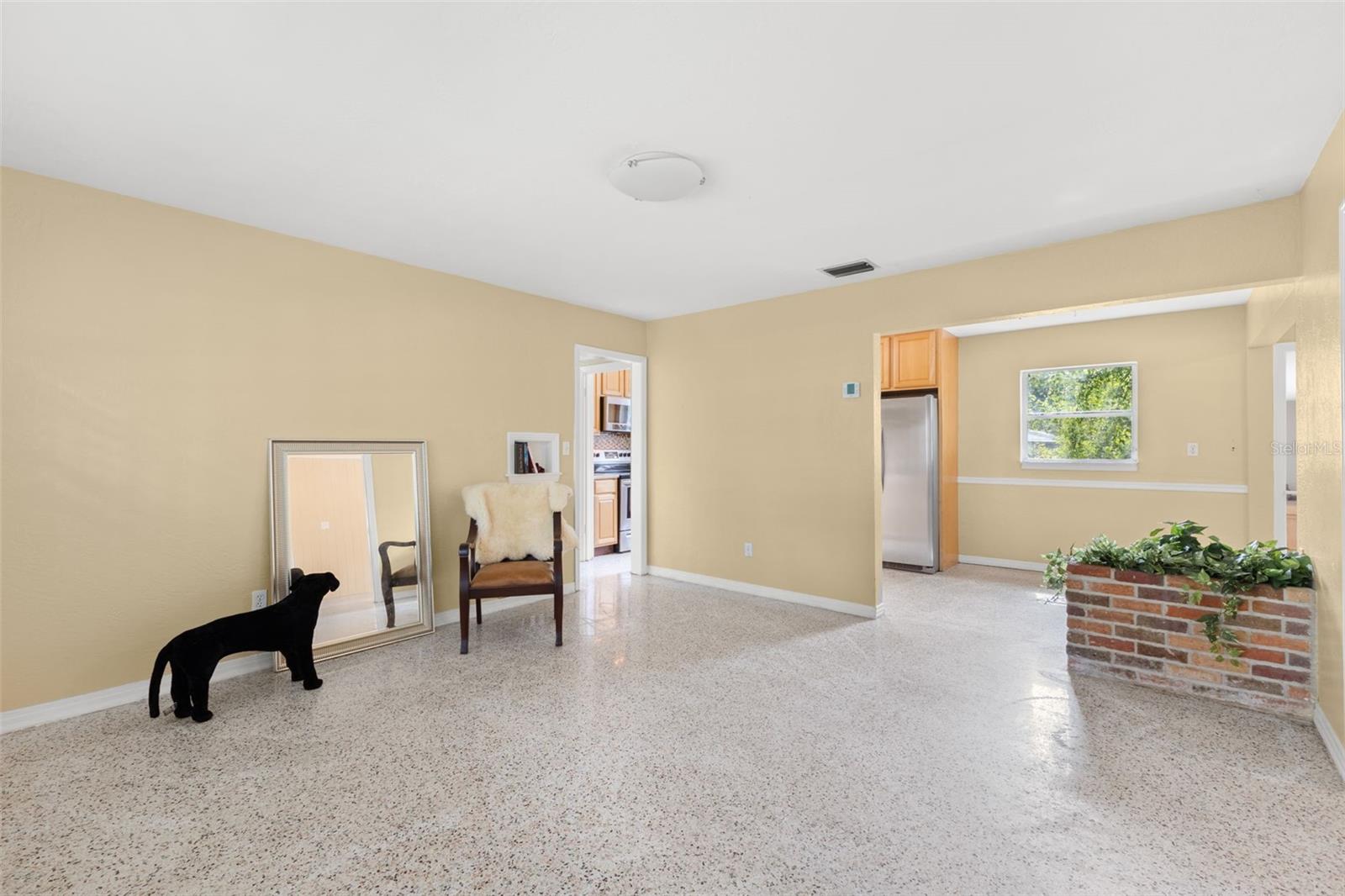 Listing photo id 18 for 317 Brentwood Drive