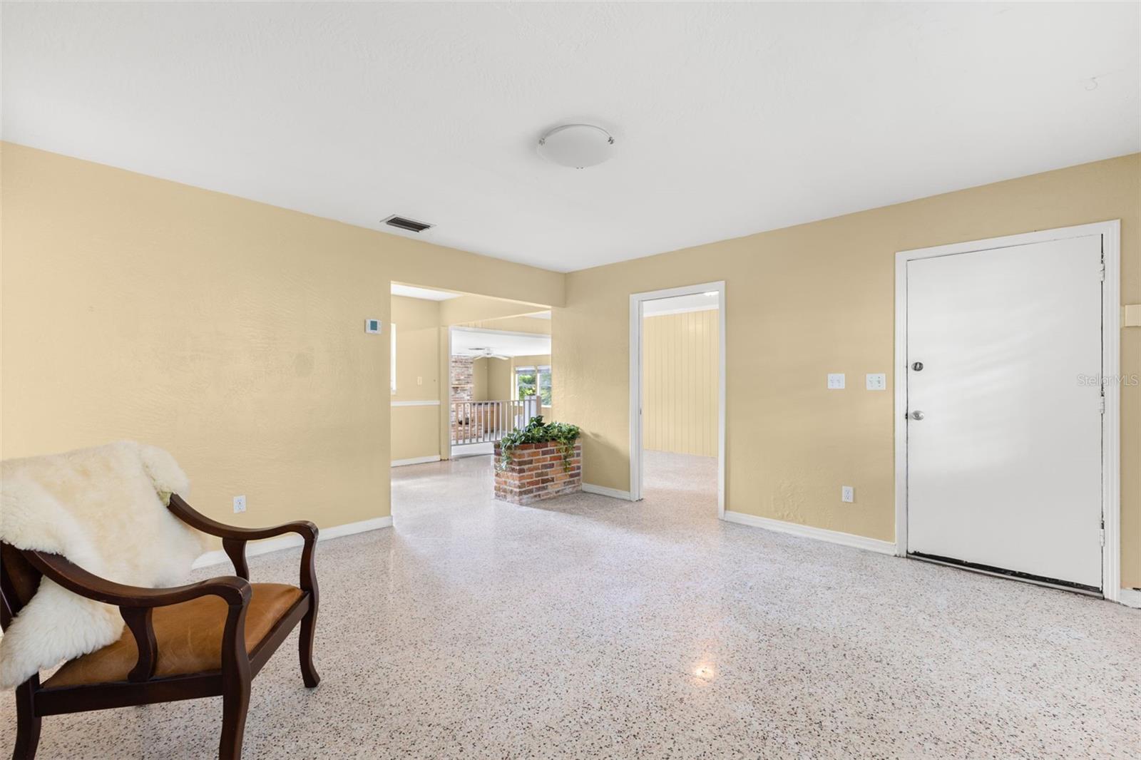 Listing photo id 19 for 317 Brentwood Drive