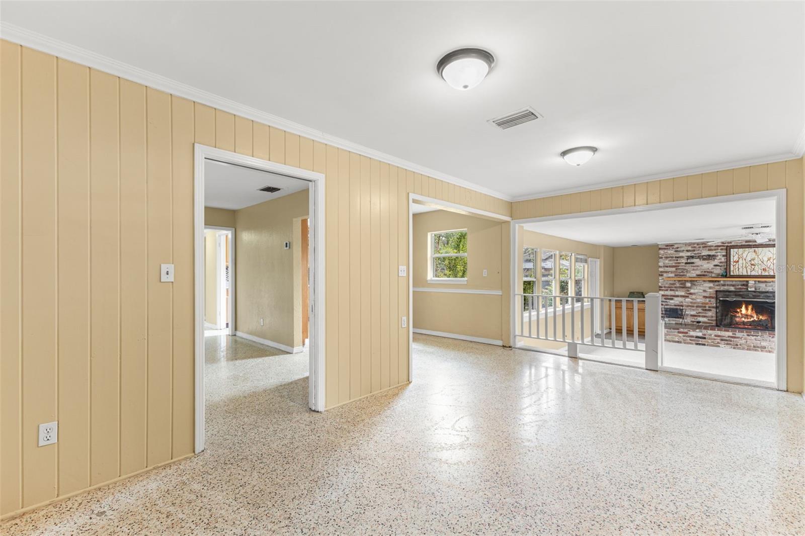 Listing photo id 23 for 317 Brentwood Drive