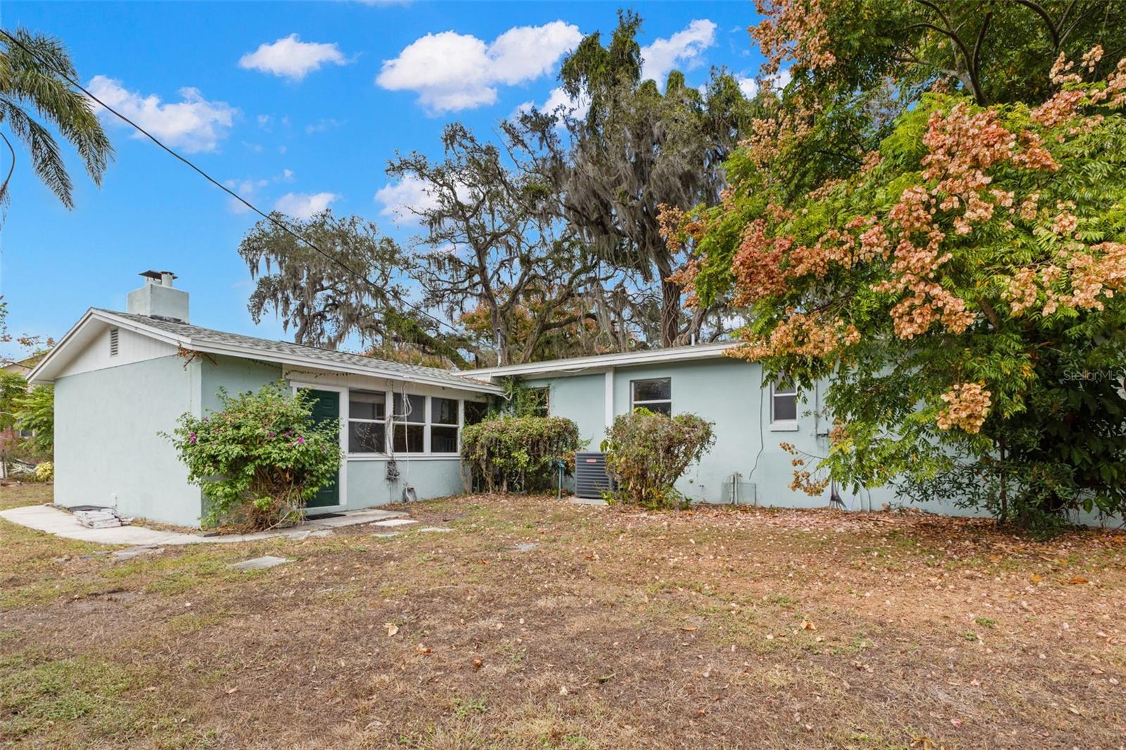 Listing photo id 25 for 317 Brentwood Drive