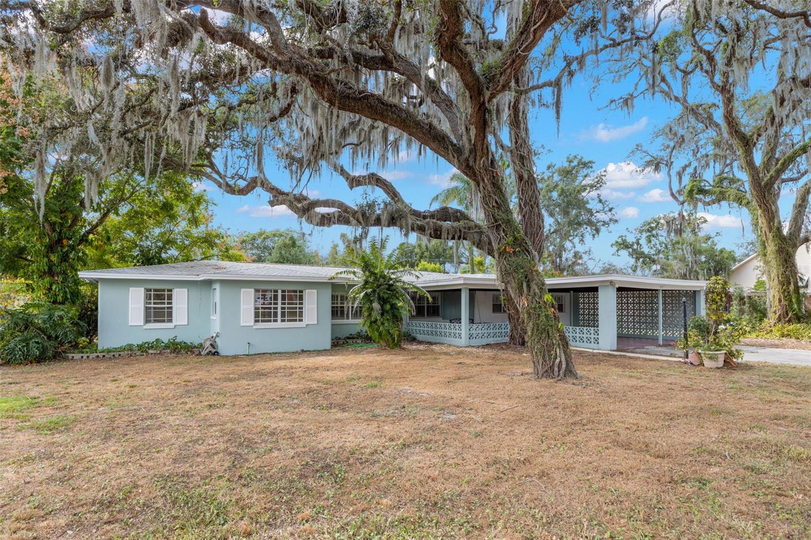 Listing photo id 1 for 317 Brentwood Drive