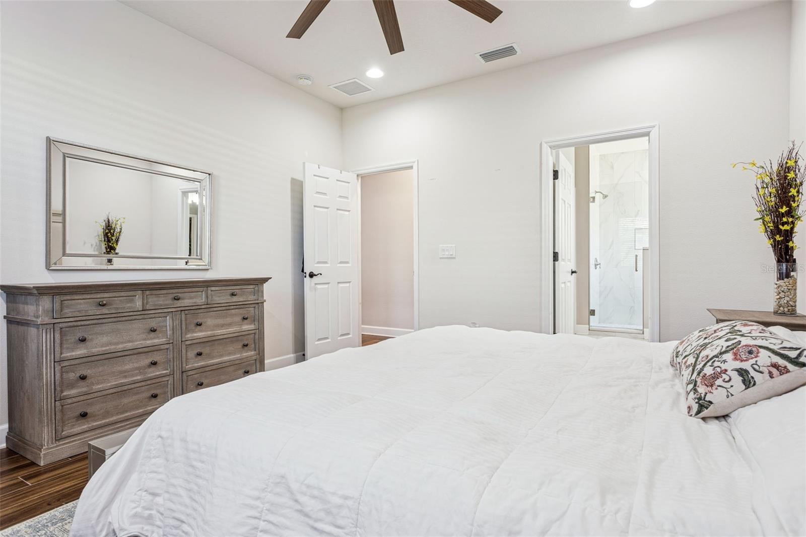 Image 10 of 34 For 5903 Chert Hill Lane