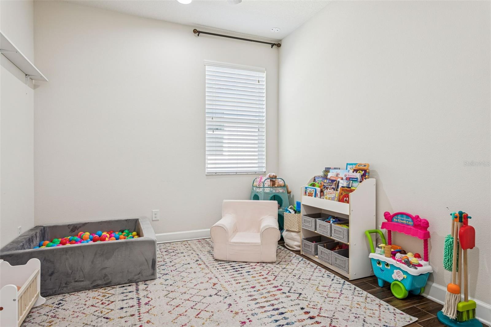 Image 17 of 34 For 5903 Chert Hill Lane