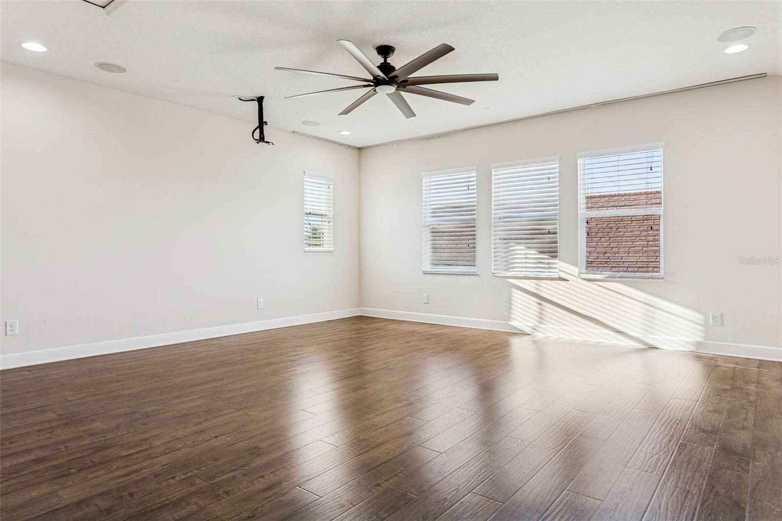 Image 18 of 34 For 5903 Chert Hill Lane