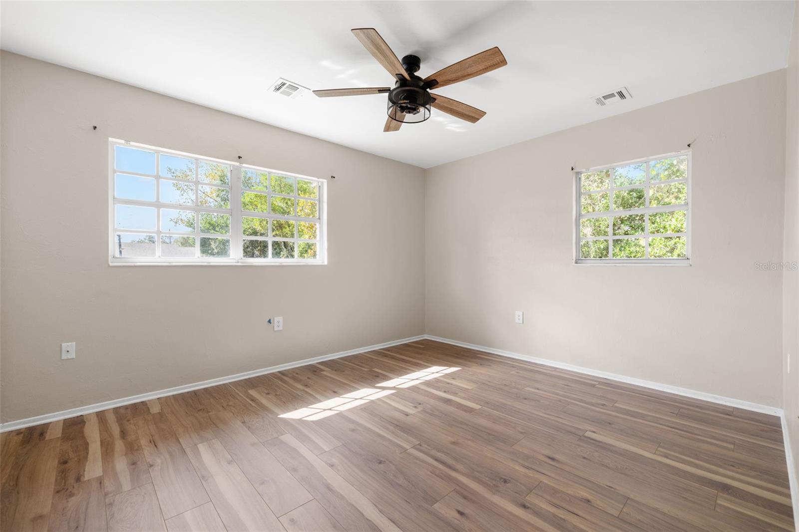 Image 20 of 45 For 36908 Center Avenue