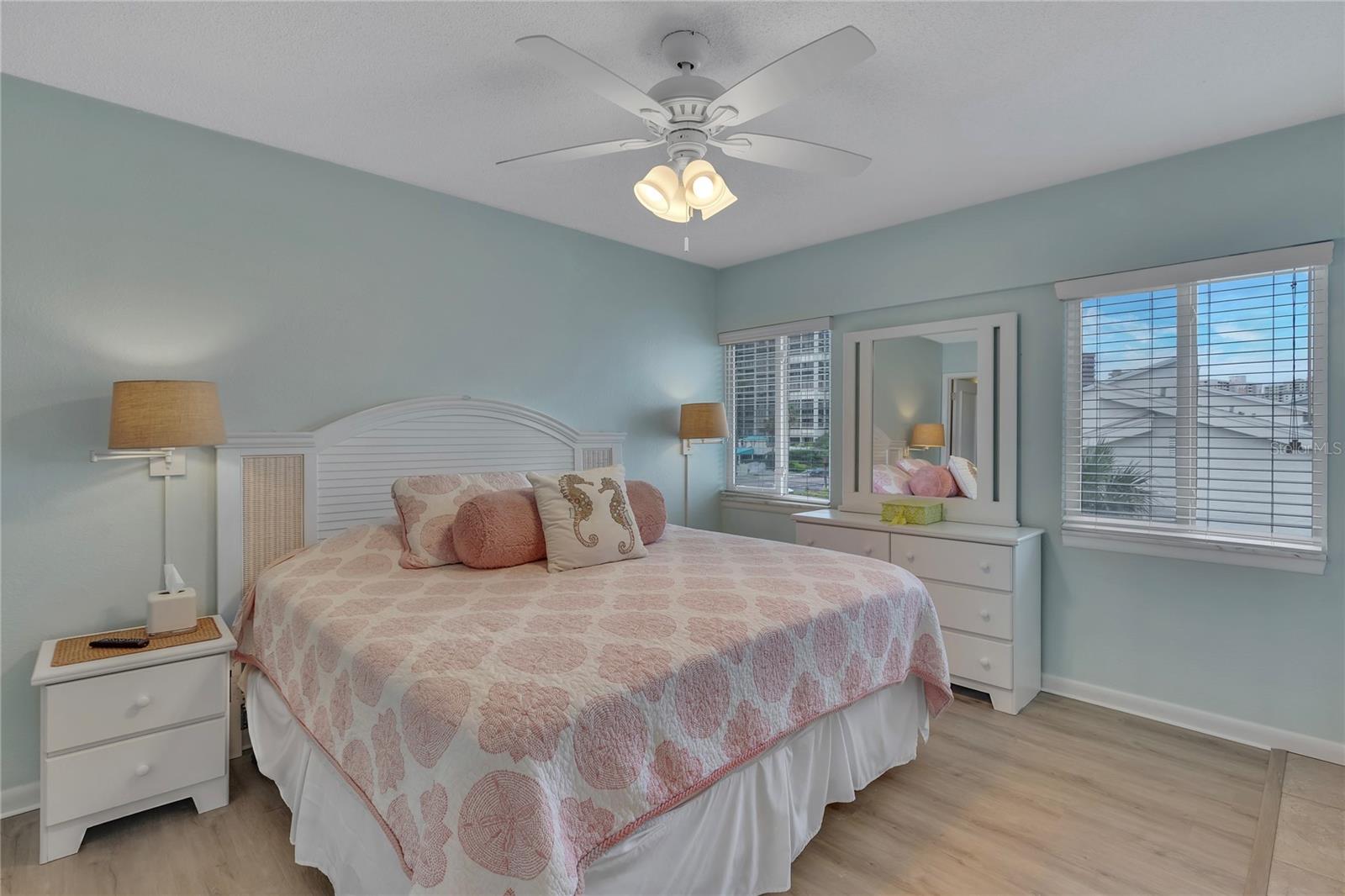 Image 34 of 39 For 1401 Gulf Boulevard 216