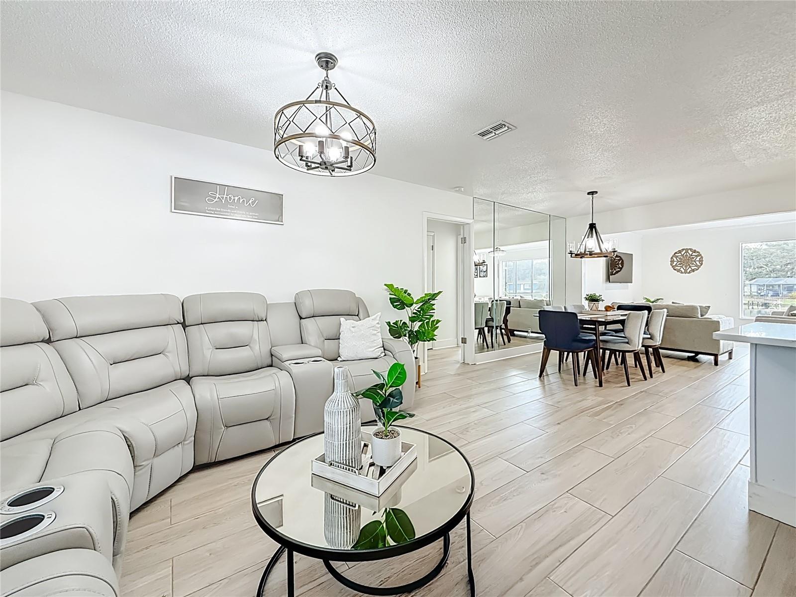 Image 10 of 73 For 2071 Butternut Circle E