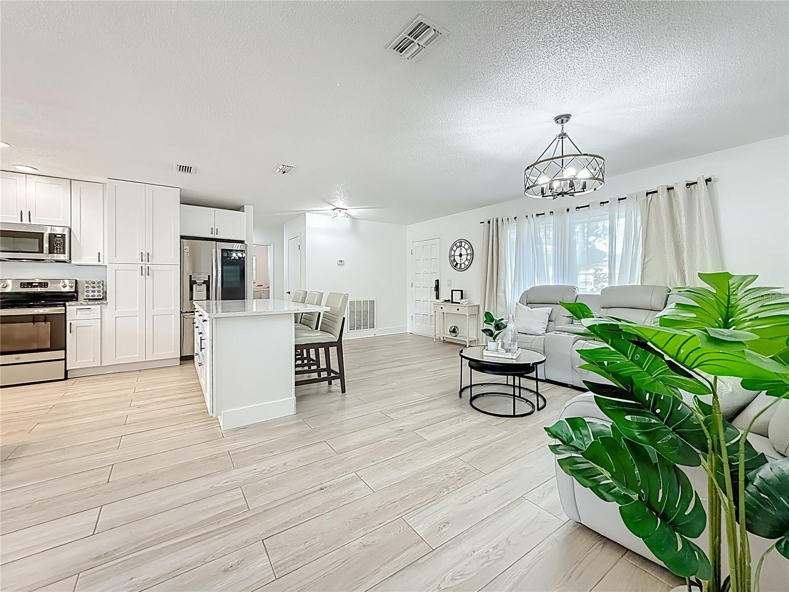 Image 13 of 73 For 2071 Butternut Circle E