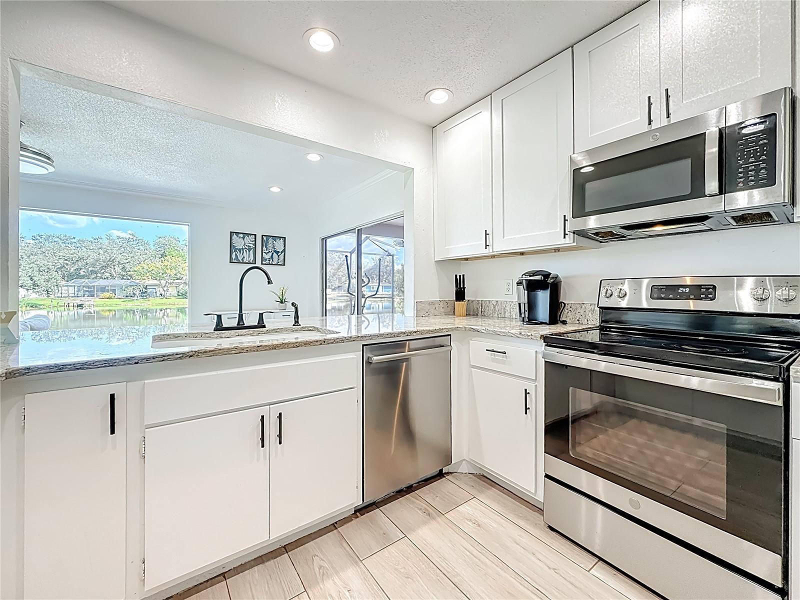 Image 16 of 73 For 2071 Butternut Circle E