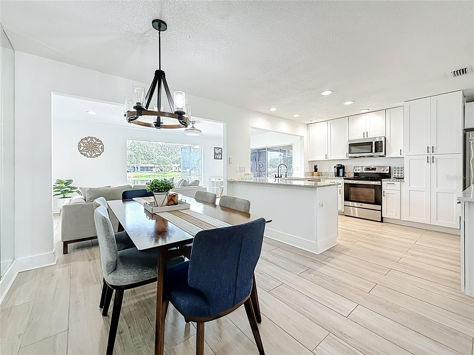 Image 24 of 73 For 2071 Butternut Circle E