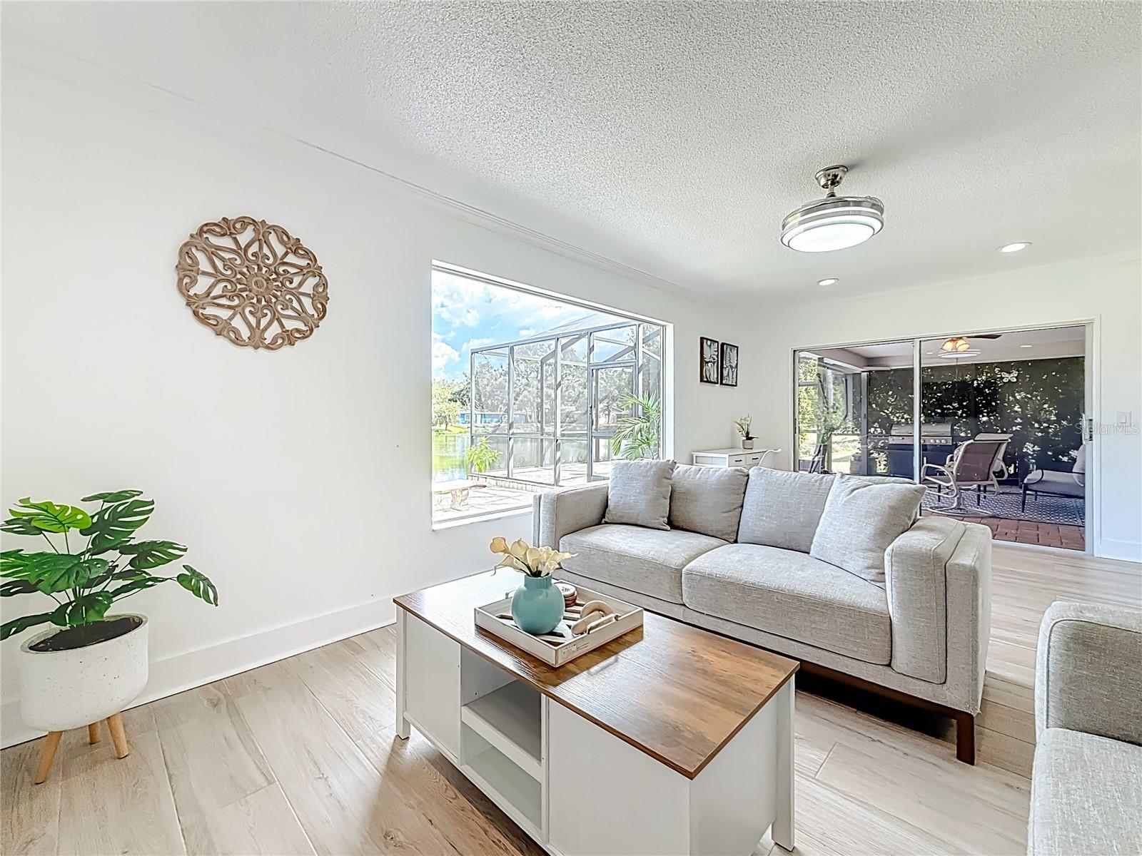 Image 25 of 73 For 2071 Butternut Circle E