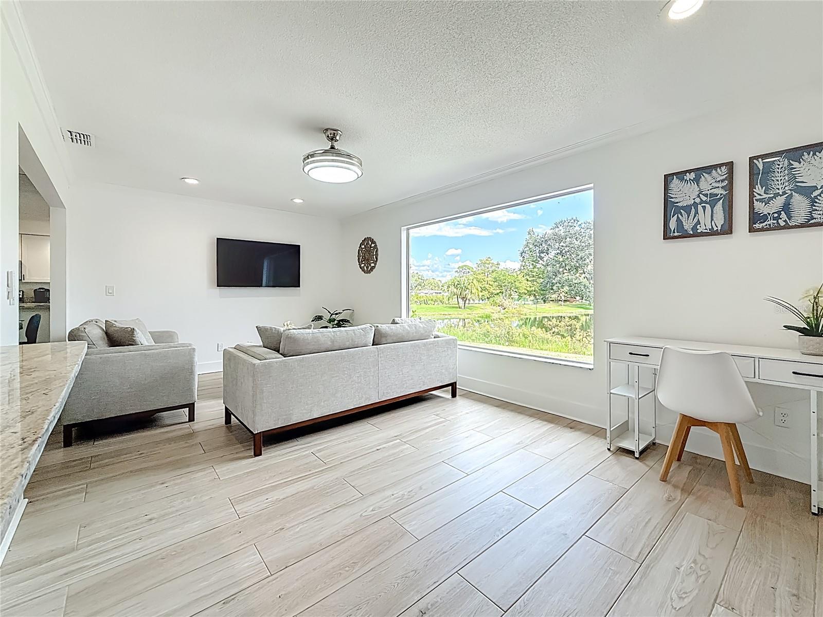 Image 29 of 73 For 2071 Butternut Circle E