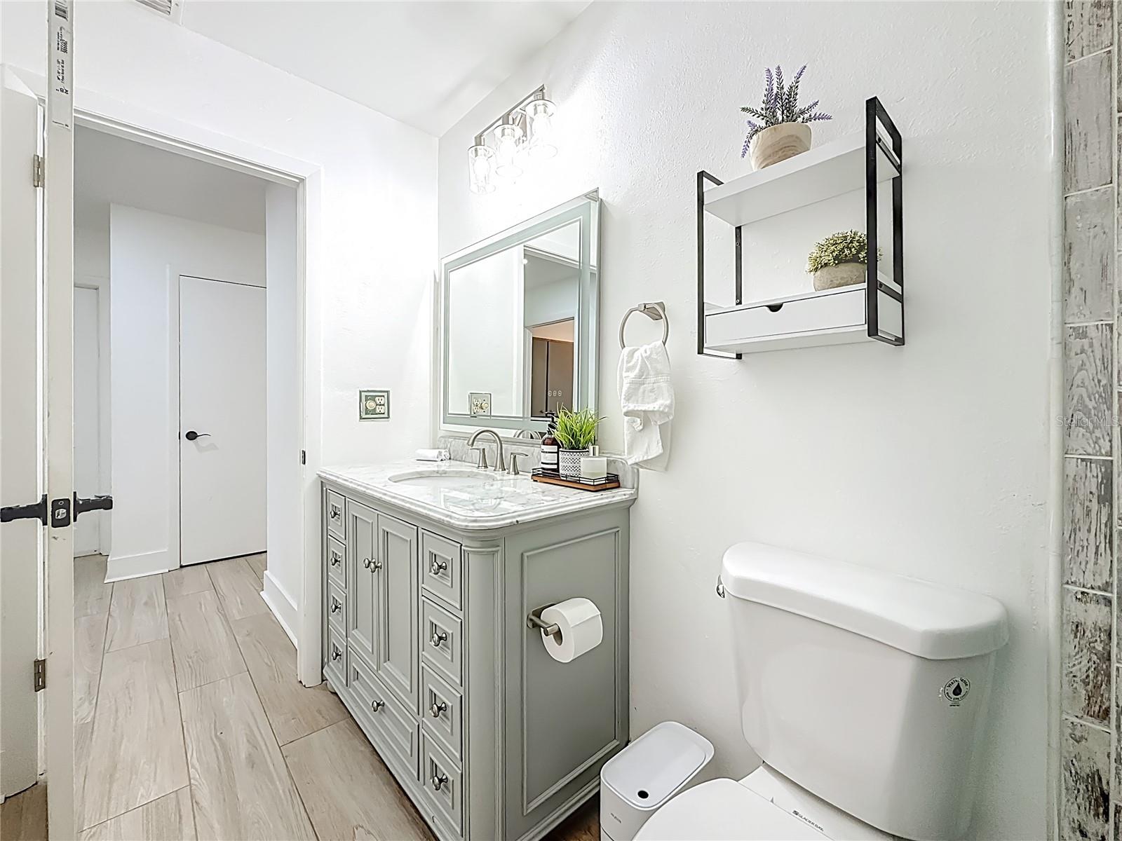 Image 34 of 73 For 2071 Butternut Circle E