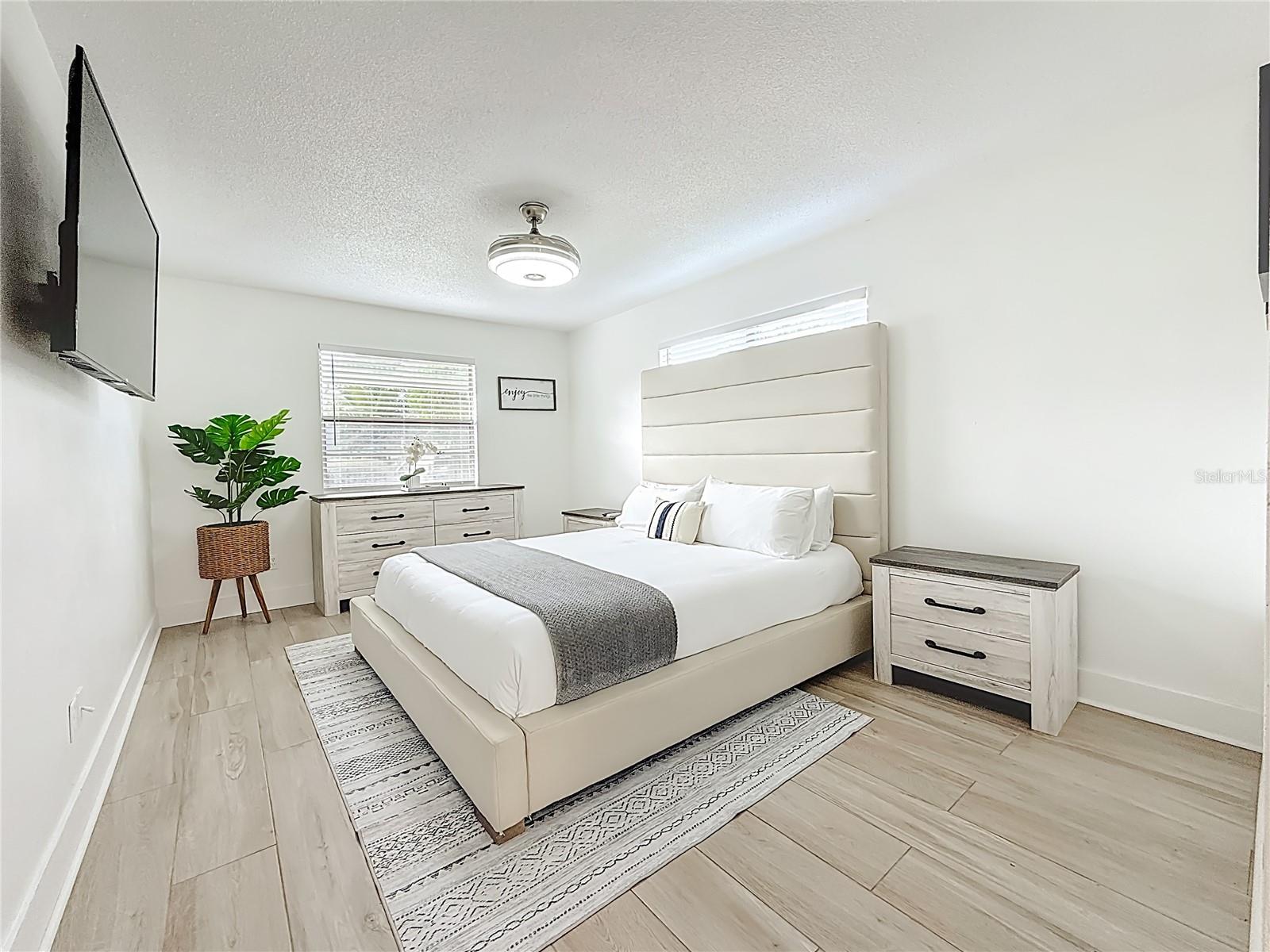 Image 36 of 73 For 2071 Butternut Circle E