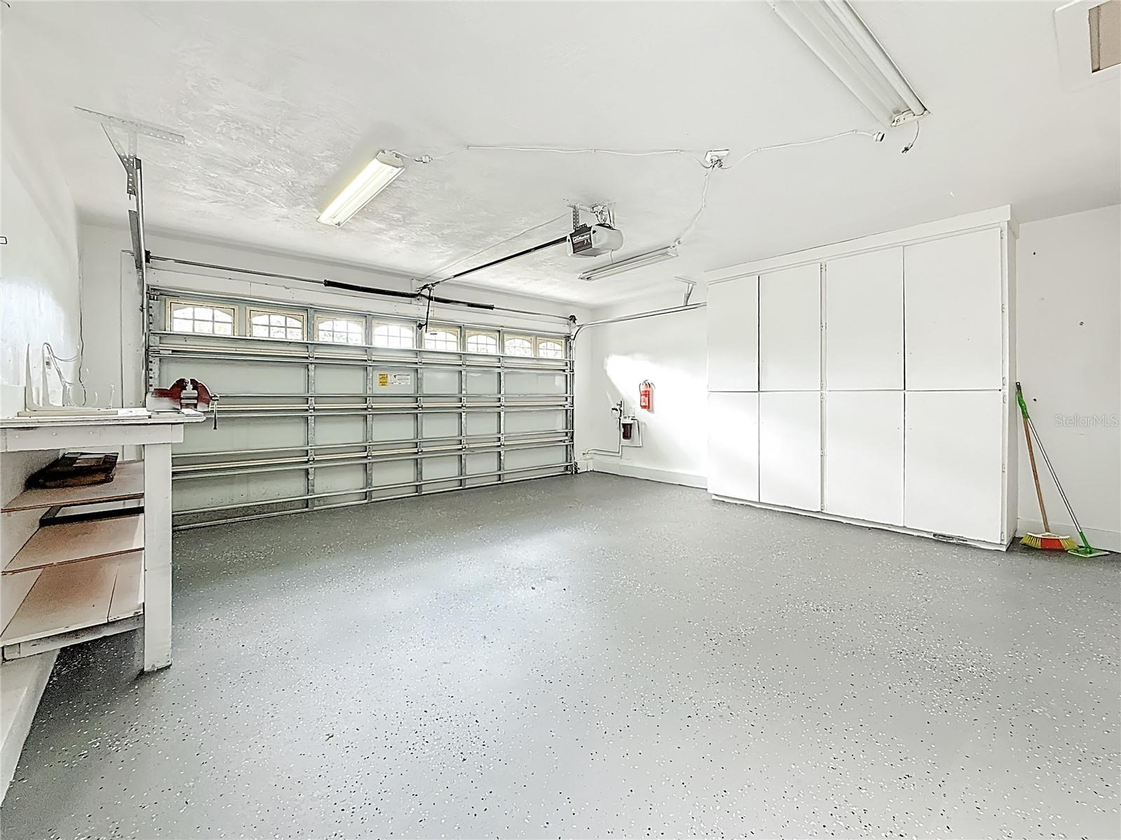 Image 46 of 73 For 2071 Butternut Circle E